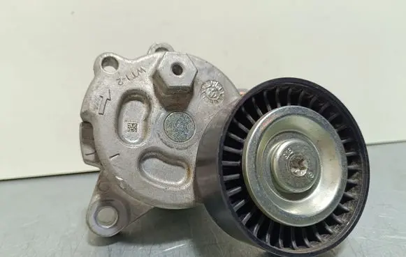 Subaru Forester SK Generator/alternator belt tensioner