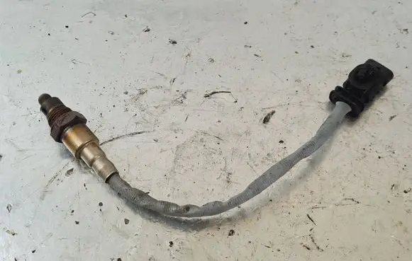 Peugeot 3008 II Lambda probe sensor 9813838380 955052H 0258030339