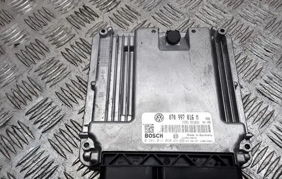 Volkswagen Transporter - Caravelle T5 Engine control unit/module
