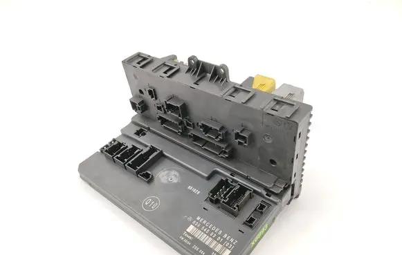 Mercedes-Benz Vito Viano W639 SAM control unit 6395450301