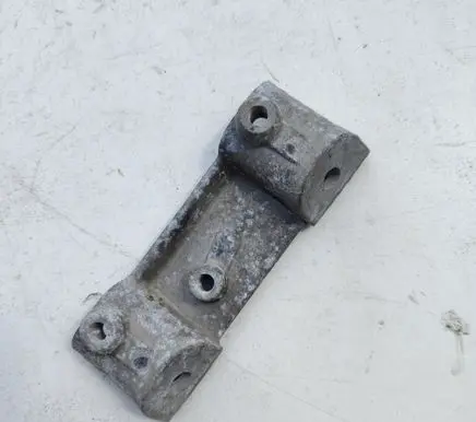 Peugeot 607 Engine mounting bracket 4R8Q9W276AB