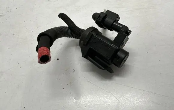 BMW 3 G20 G21 Vacuum valve 8570591