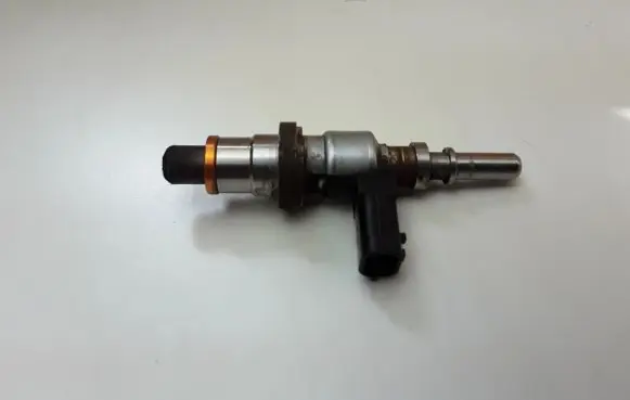 Renault Kangoo II AdBlue injector 8200769153