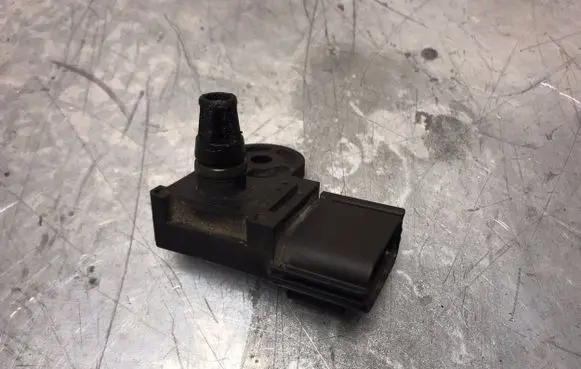 Volvo V50 Air pressure sensor 0261230044