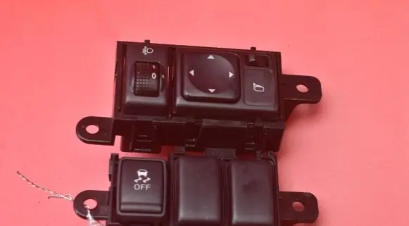 Nissan Juke I F15 Mirror heating switch B48600