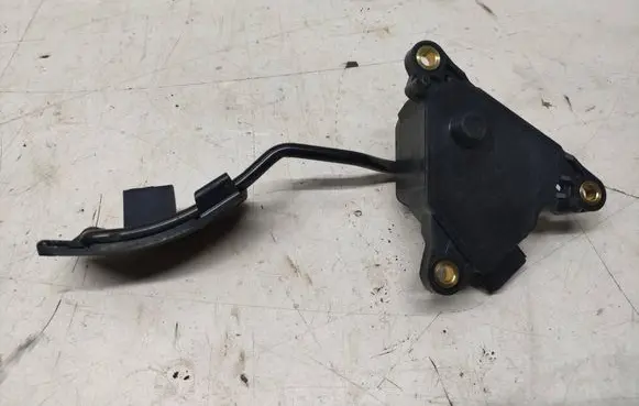 Nissan Qashqai Accelerator throttle pedal 1167C10305