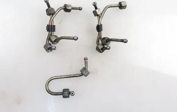 Peugeot 206 Fuel injector supply line/pipe 