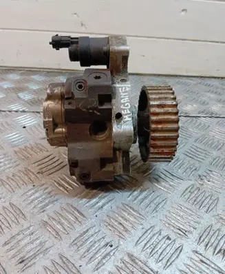Renault Megane II Fuel injection high pressure pump 8200108225 0445010075