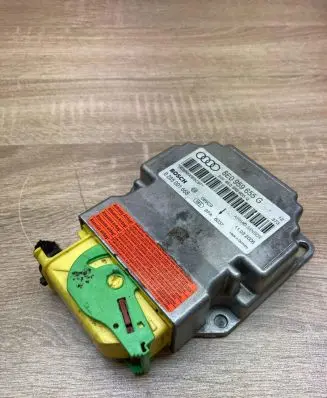 Audi A4 S4 B7 8E 8H Airbag control unit/module 8E0959655G WithPlug