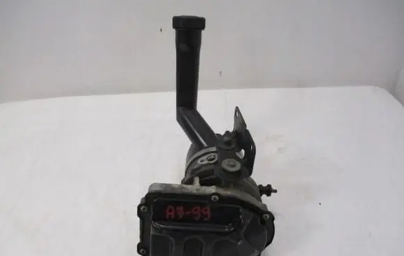 Citroen C4 Grand Picasso Power steering pump 9674055680