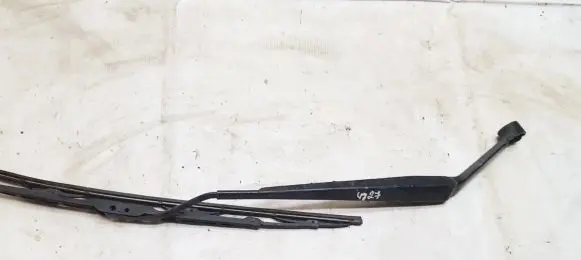 Nissan X-Trail T31 Front wiper blade arm