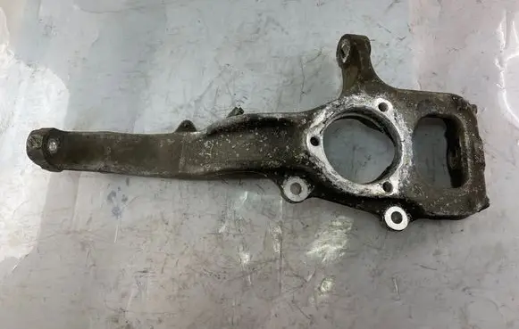 Jeep Grand Cherokee (WK) Front wheel hub spindle knuckle