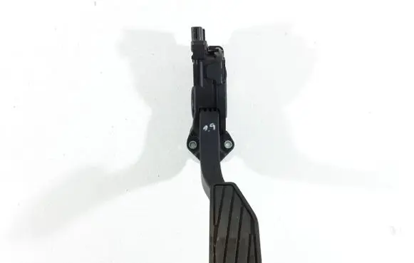 Suzuki Grand Vitara II Accelerator throttle pedal I590065J01 6PV00907400