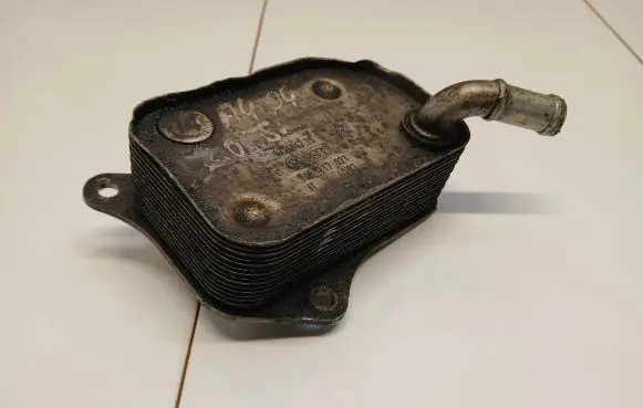 Engine oil radiator