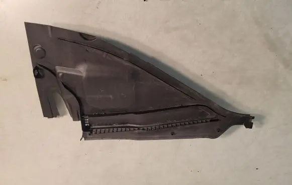 BMW 4 F36 Gran coupe Wiper trim 7405638