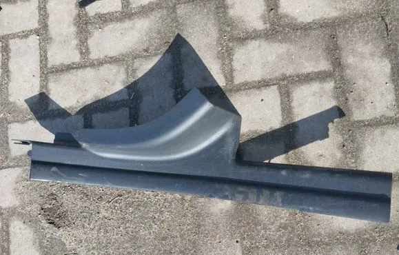BMW 7 E65 E66 Rear sill trim cover 8241250