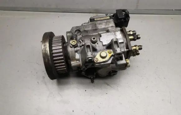 Audi A6 S6 C5 4B Fuel injection high pressure pump 0470506006 059130106B 0281001740
