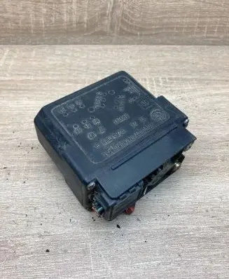 BMW 5 E34 Glow plug pre-heat relay 1285085A 899191
