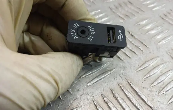 BMW X1 F48 F49 AUX in-socket connector 9229246