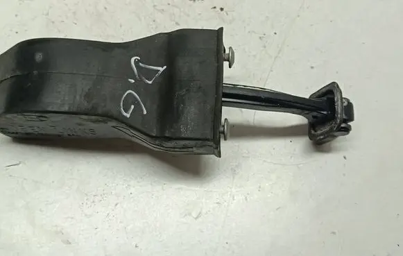 Volkswagen Tiguan Rear door check strap stopper 5N0839267