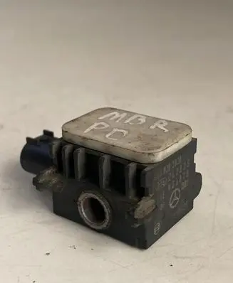 Mercedes-Benz R W251 Airbag deployment crash/impact sensor 0038202926 260805401878