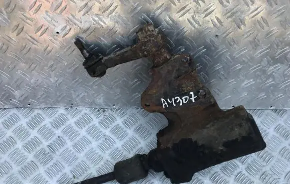 Mitsubishi Pajero Steering rack rhd