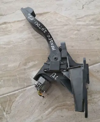 Ford Mondeo Mk III Accelerator throttle pedal XR8F9F832BD