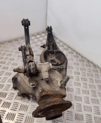 Rear wheel hub spindle/knuckle