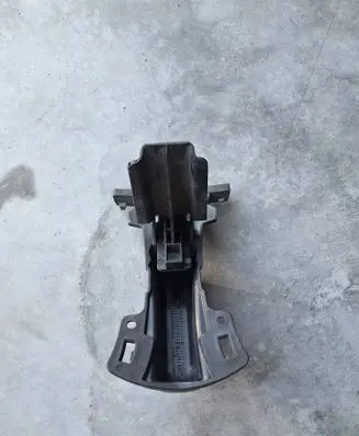 BMW 4 F32 F33 Front bumper mounting bracket 7301713