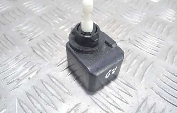 Headlight level adjustment motor