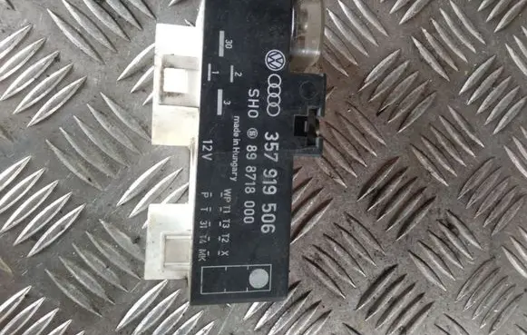 Seat Cordoba (6K) Coolant fan relay 357919506 898718000
