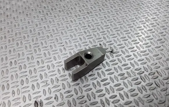 Mercedes-Benz Sprinter W901 W902 W903 W904 Fuel Injector clamp holder