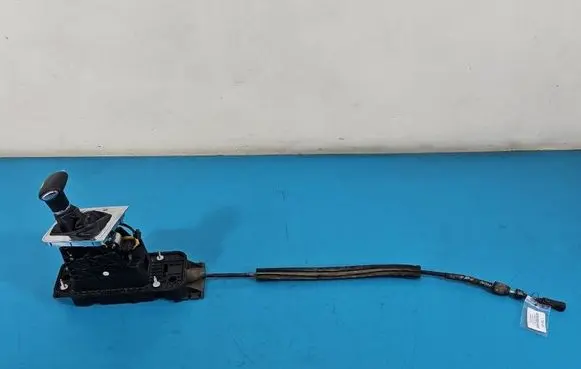 Volkswagen PASSAT B6 Gear shift cable linkage 1K0713061 IMPRK1556924