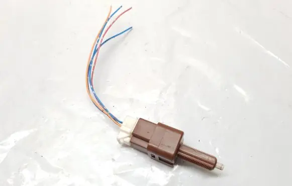 Nissan Note (E11) Brake pedal sensor switch 2830H3