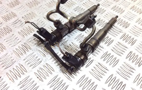 BMW 5 E60 E61 Fuel injector 7794435 0445110209
