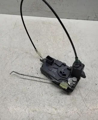 Opel Astra H Front door lock 13210749