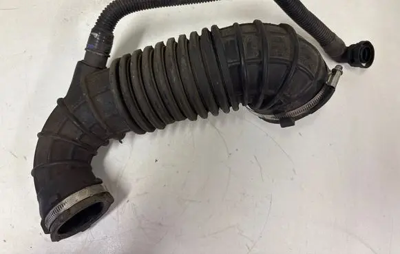 Audi A6 S6 C6 4F Air intake hose/pipe 03G129629
