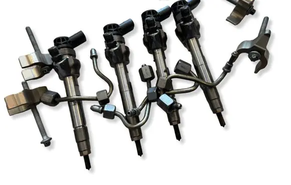 Toyota Auris E180 Fuel injectors set 8515060