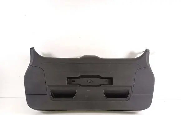 BMW 2 F46 Tailgate trim 7318941