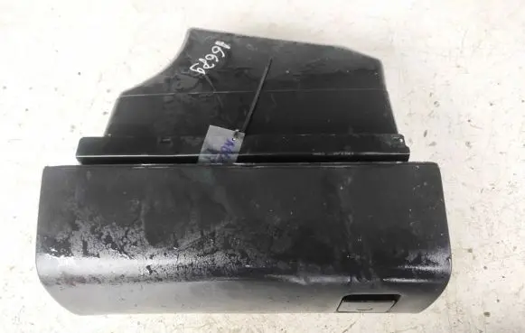 Volkswagen PASSAT B3 Glove box 357868129
