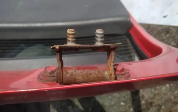 Toyota Corolla E120 E130 Tailgate/trunk/boot hinge