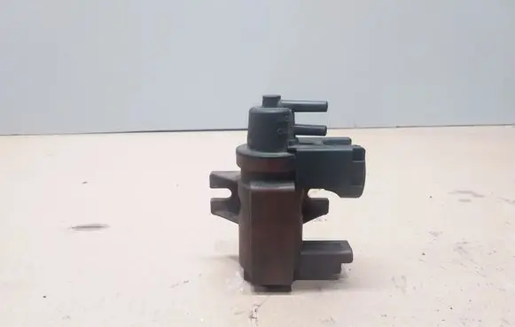 Ford Focus Turbo solenoid valve 6G909E882CA