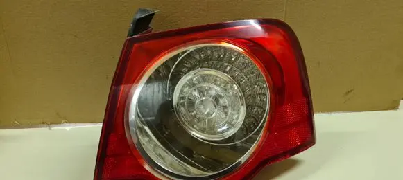 Volkswagen PASSAT B6 Rear/tail lights ZSB3C5945096C 275702