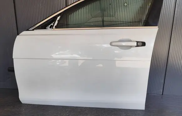 Jaguar XE Front door XE760DRZWI