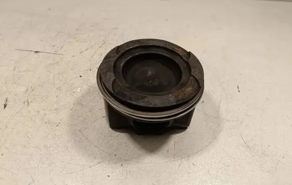 Piston