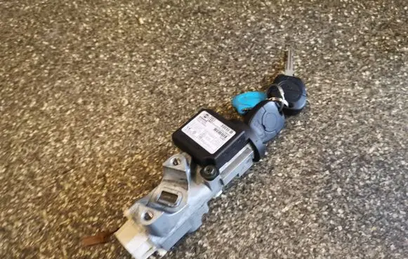 Nissan X-Trail T30 Ignition lock