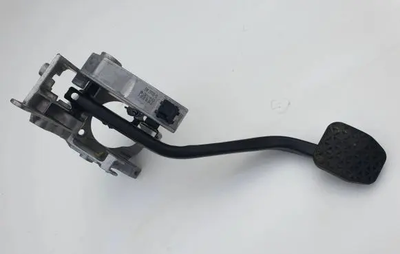BMW M3 e92 Accelerator throttle pedal 2283225 000708003 6707114