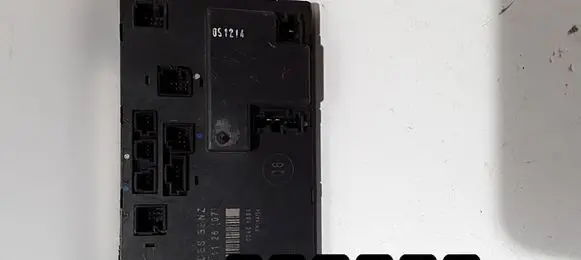 Mercedes-Benz E W211 Engine control unit/module 2118701126