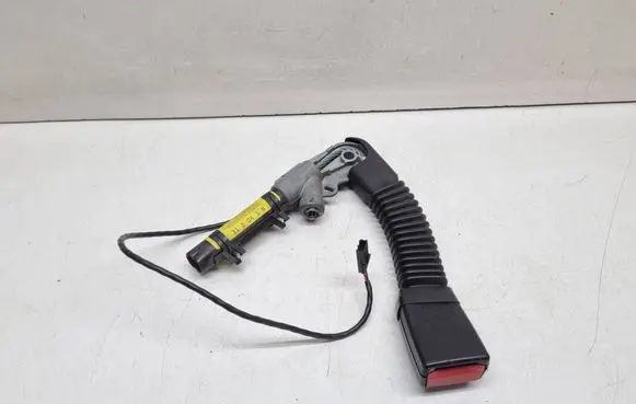 BMW X5 E53 Front seatbelt buckle 7078042