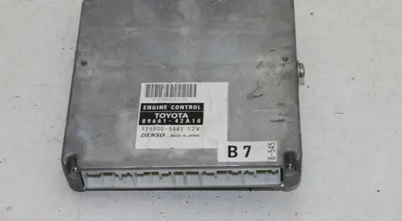 Toyota RAV 4 (XA30) Engine control unit/module 8966142A10